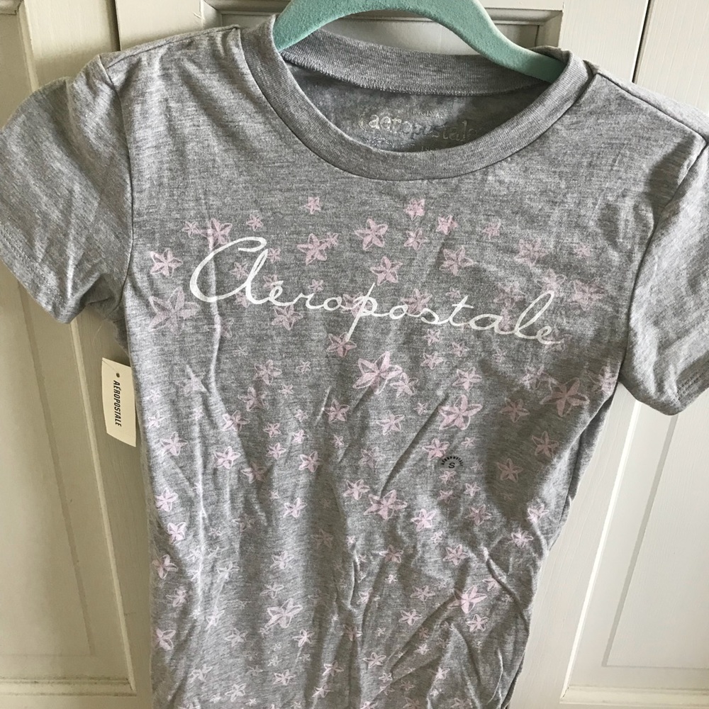 Women’s Aeropostale gray t-shirt - Picture 2 of 3